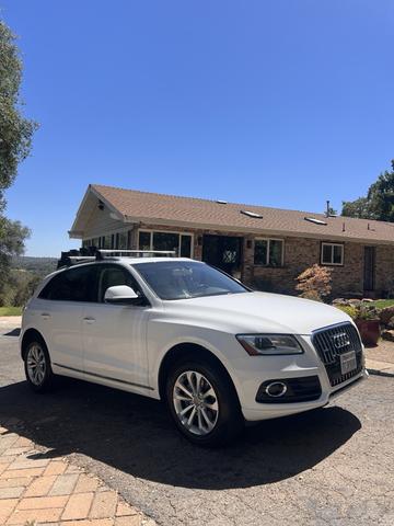 Photo of 2016 White Audi Q5