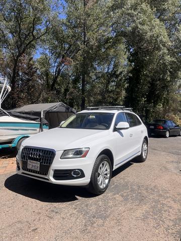 Photo of 2016 White Audi Q5