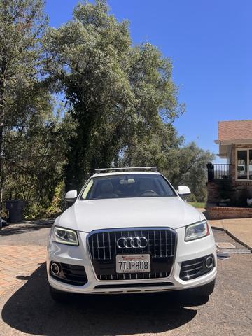 Photo of 2016 White Audi Q5