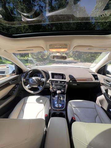 Photo of 2016 White Audi Q5