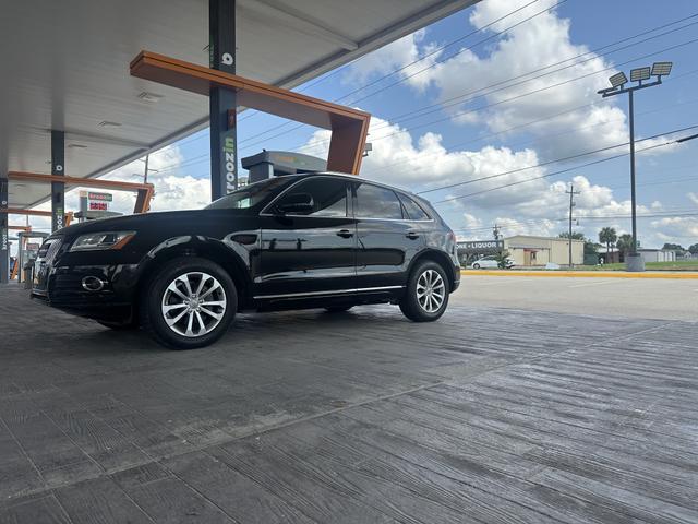 Photo of 2015 Black Audi Q5