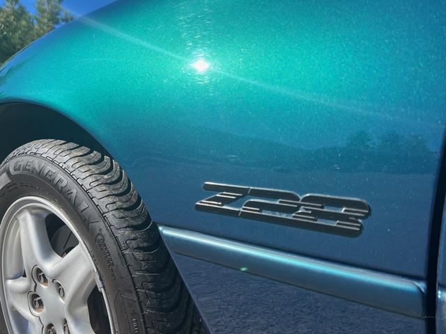 Photo of 1998 Green Chevrolet Camaro