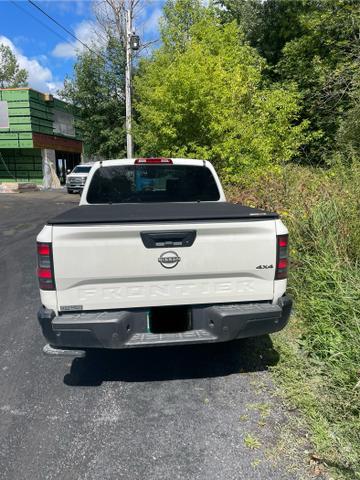Photo of 2022 White Nissan Frontier