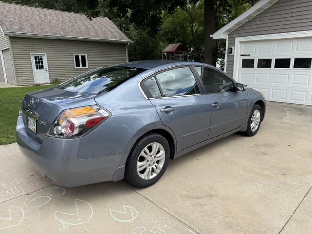 Photo of 2012 Gray Nissan Altima