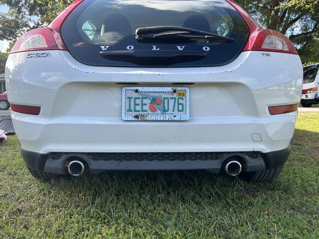 Photo of 2011 White Volvo C30