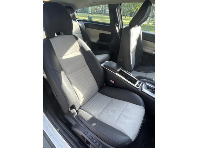 Photo of 2011 White Volvo C30