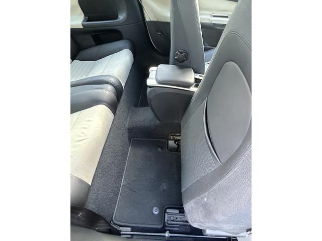 Photo of 2011 White Volvo C30