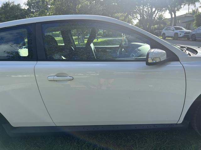 Photo of 2011 White Volvo C30