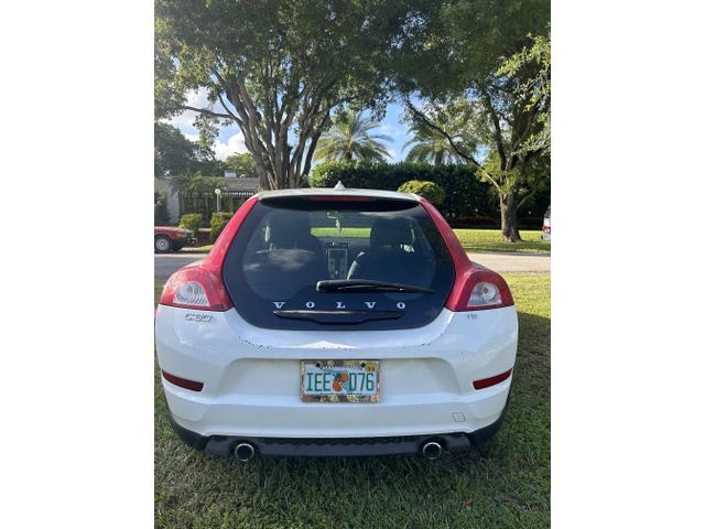 Photo of 2011 White Volvo C30