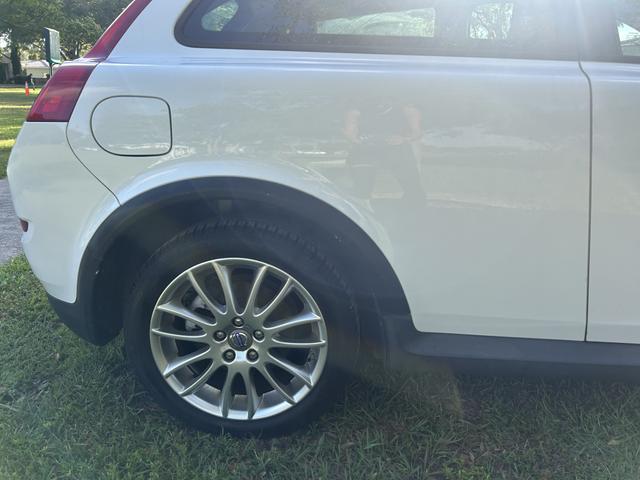 Photo of 2011 White Volvo C30