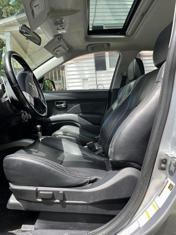 Photo of 2008 Silver Mitsubishi Outlander