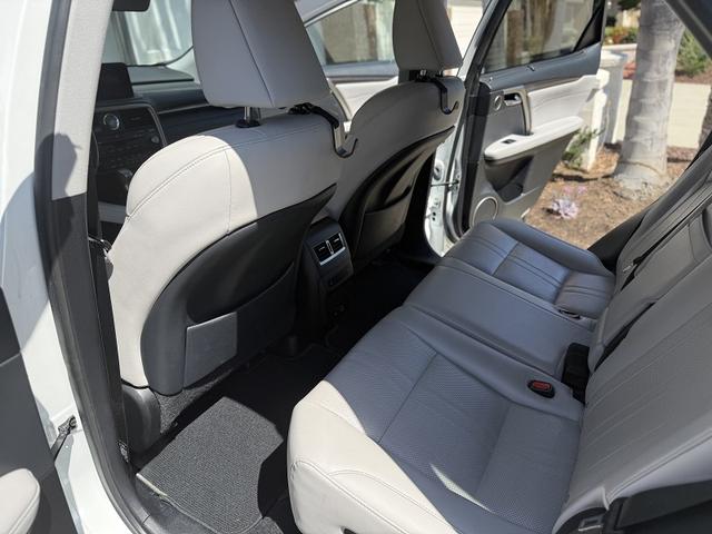 Photo of 2020 White Lexus RX 350