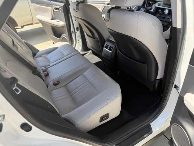 Photo of 2020 White Lexus RX 350
