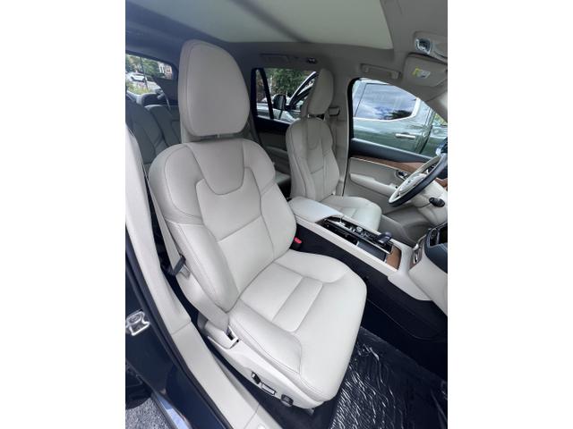 Photo of 2021 Blue Volvo XC90 Recharge Plug-In Hybrid