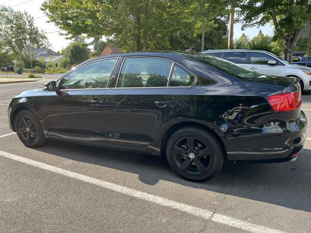 Photo of 2012 Black Volkswagen Jetta