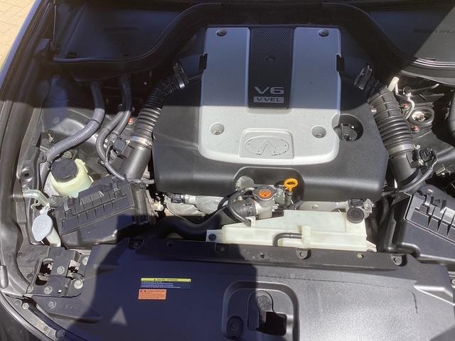 Photo of 2015 Black INFINITI Q60