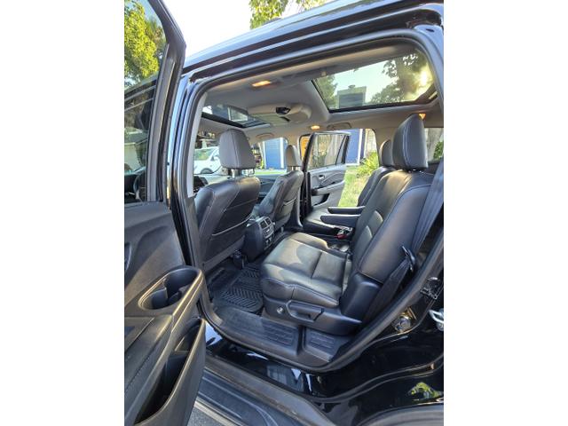 Photo of 2019 Black Honda Pilot