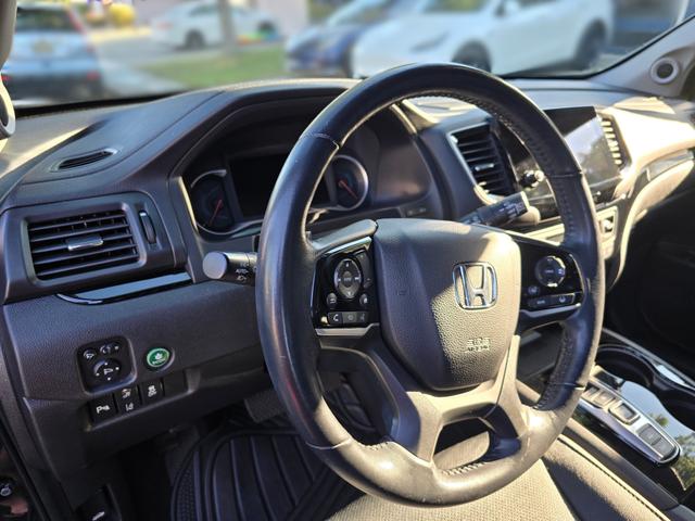 Photo of 2019 Black Honda Pilot