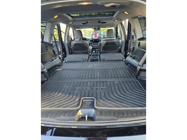 Photo of 2019 Black Honda Pilot