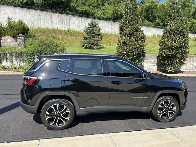 Photo of 2022 Black Jeep Compass