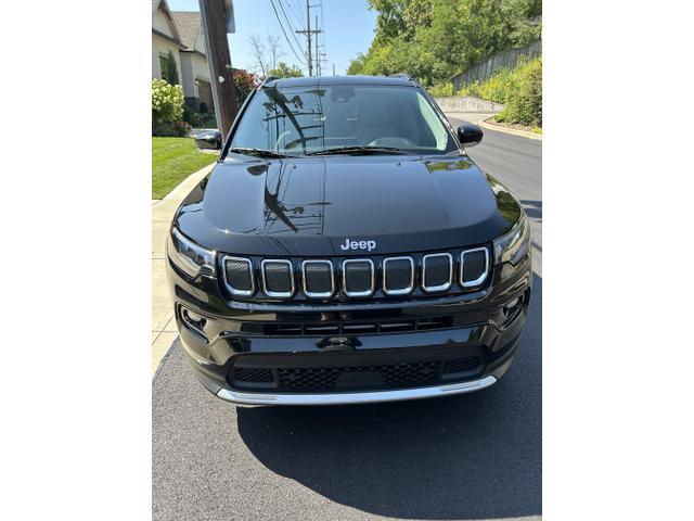 Photo of 2022 Black Jeep Compass