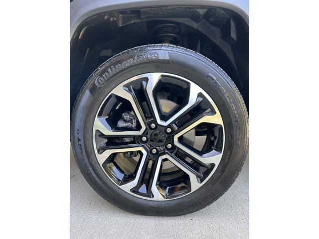 Photo of 2022 Black Jeep Compass
