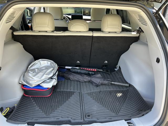 Photo of 2022 Black Jeep Compass