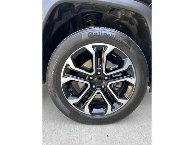 Photo of 2022 Black Jeep Compass