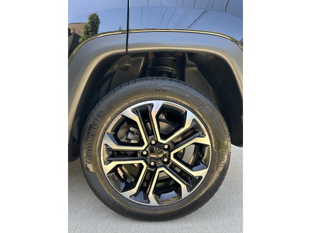 Photo of 2022 Black Jeep Compass