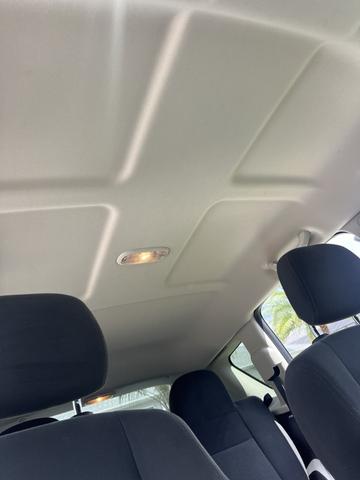 Photo of 2016 White Jeep Compass