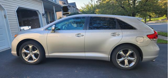 Photo of 2009 Silver Toyota Venza