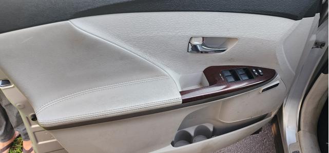 Photo of 2009 Silver Toyota Venza