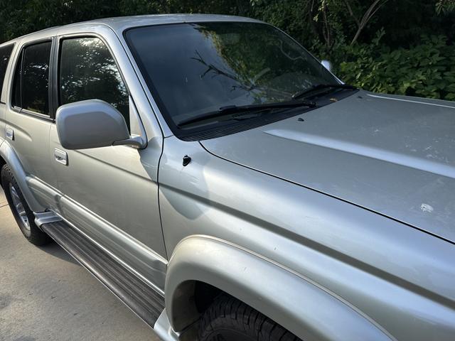 Photo of 2000 Silver Toyota 4Runner