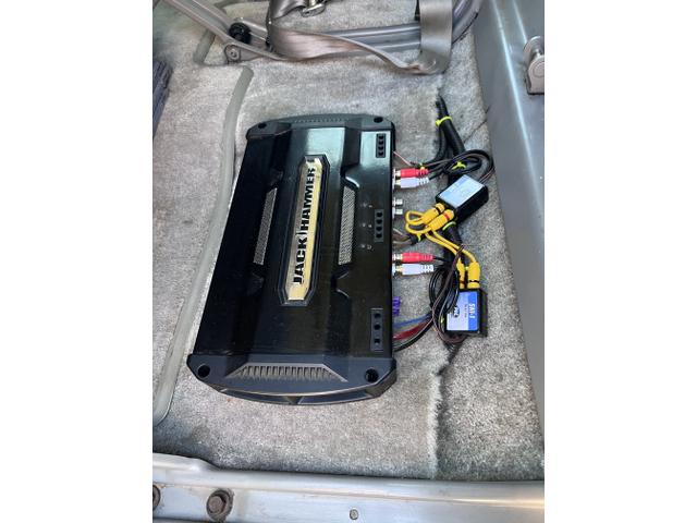 Photo of 1999 Gray GMC Yukon