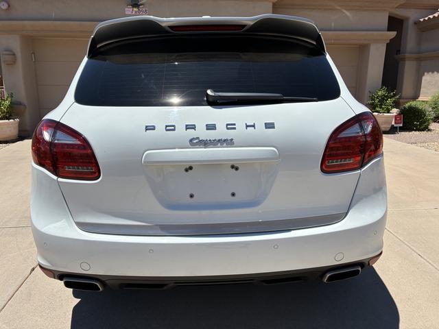 Photo of 2014 White Porsche Cayenne
