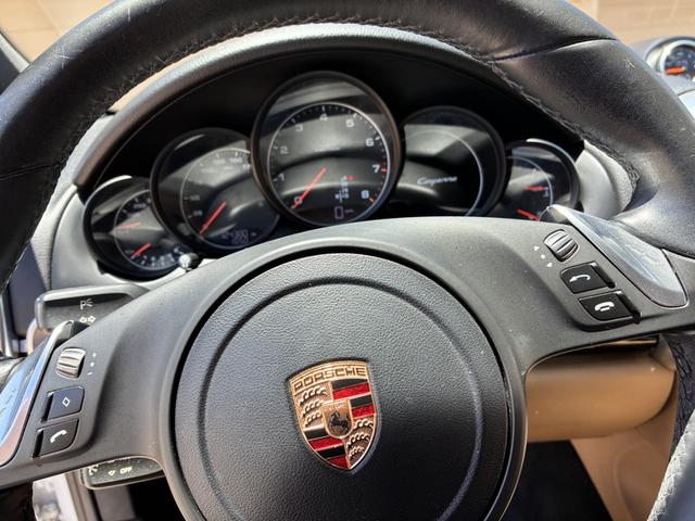 Photo of 2014 White Porsche Cayenne