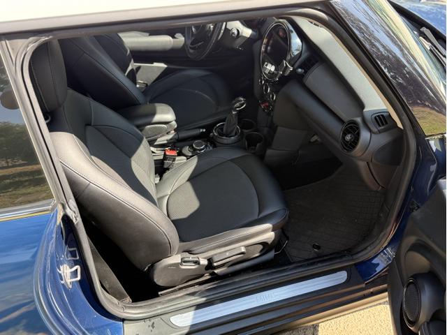 Photo of 2016 Blue MINI Hardtop