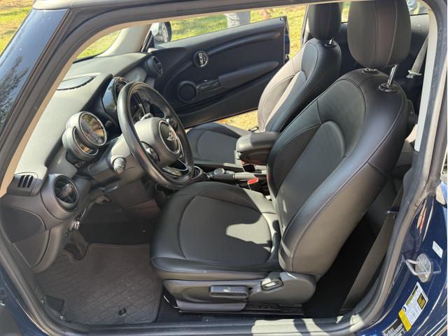 Photo of 2016 Blue MINI Hardtop