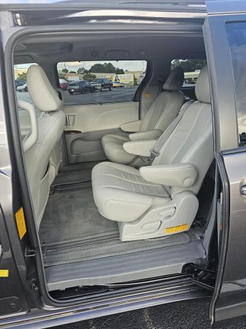 Photo of 2013 Gray Toyota Sienna
