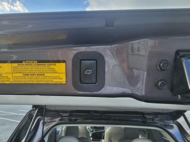 Photo of 2013 Gray Toyota Sienna