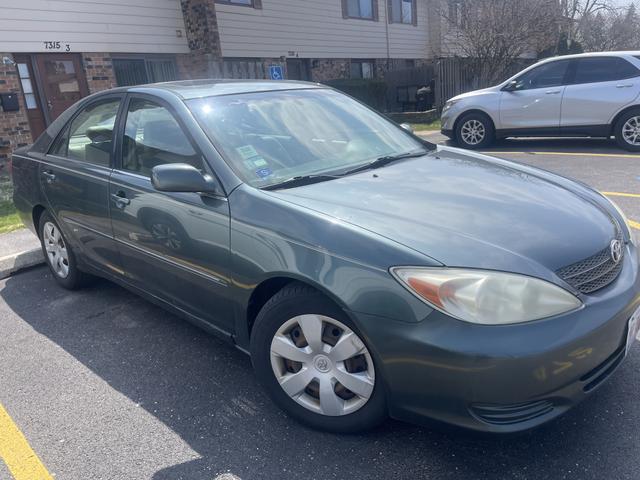 Photo of 2002 Green Toyota Camry