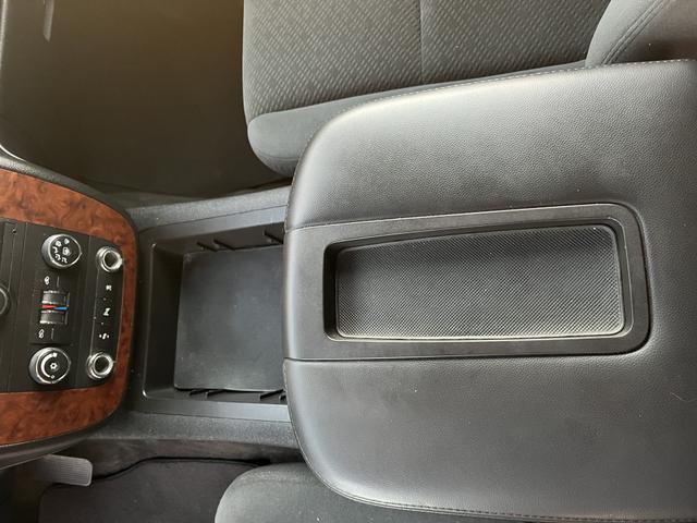 Photo of 2008 Black Chevrolet Avalanche