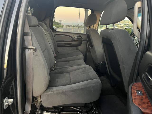 Photo of 2008 Black Chevrolet Avalanche