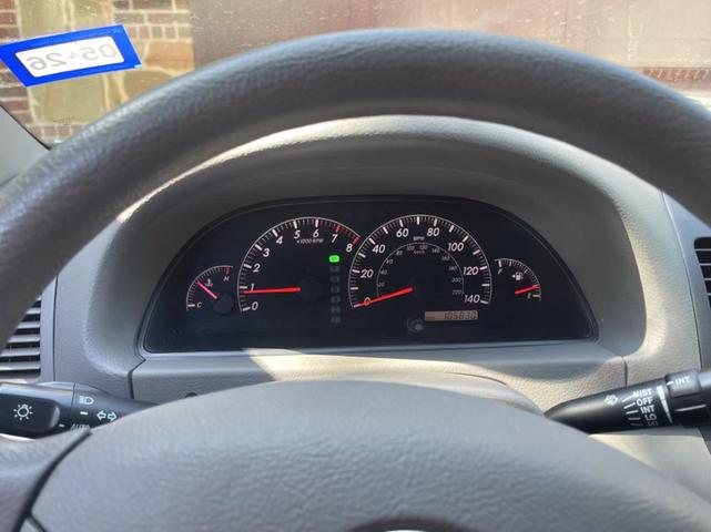 Photo of 2005 Silver Toyota Camry