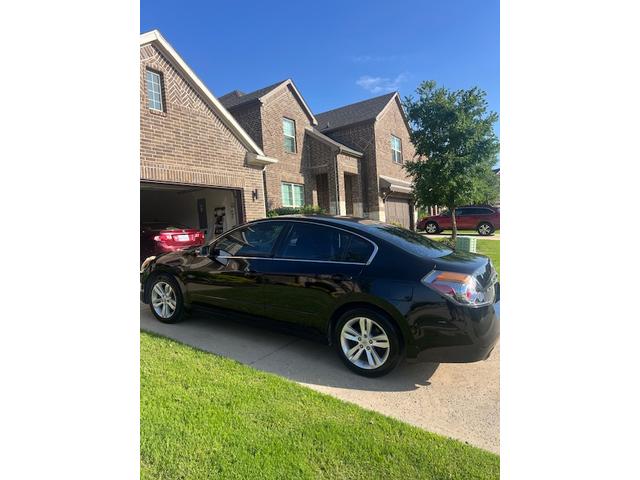 Photo of 2012 Black Nissan Altima