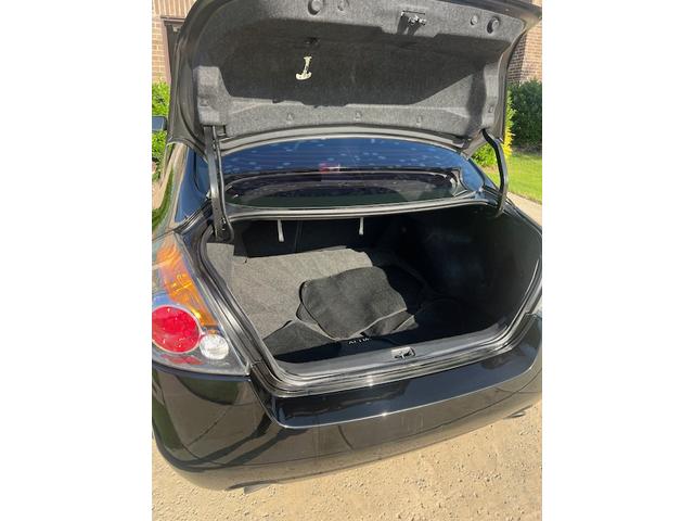 Photo of 2012 Black Nissan Altima