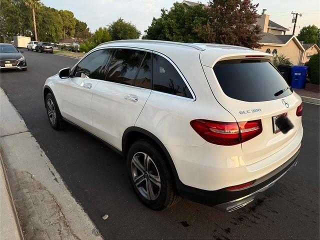 Photo of 2017 White Mercedes-Benz GLC 300