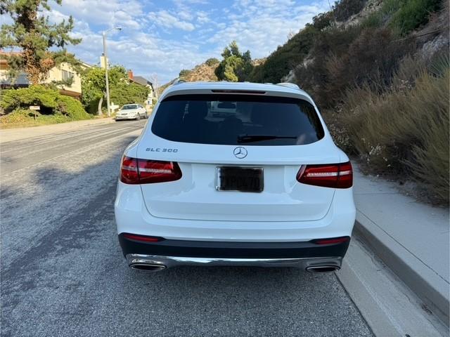 Photo of 2017 White Mercedes-Benz GLC 300