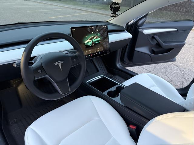 Photo of 2023 Gray Tesla Model 3