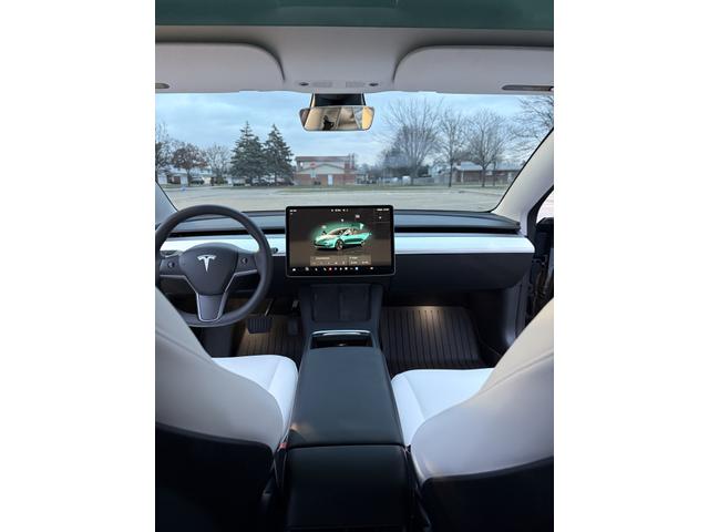 Photo of 2023 Gray Tesla Model 3